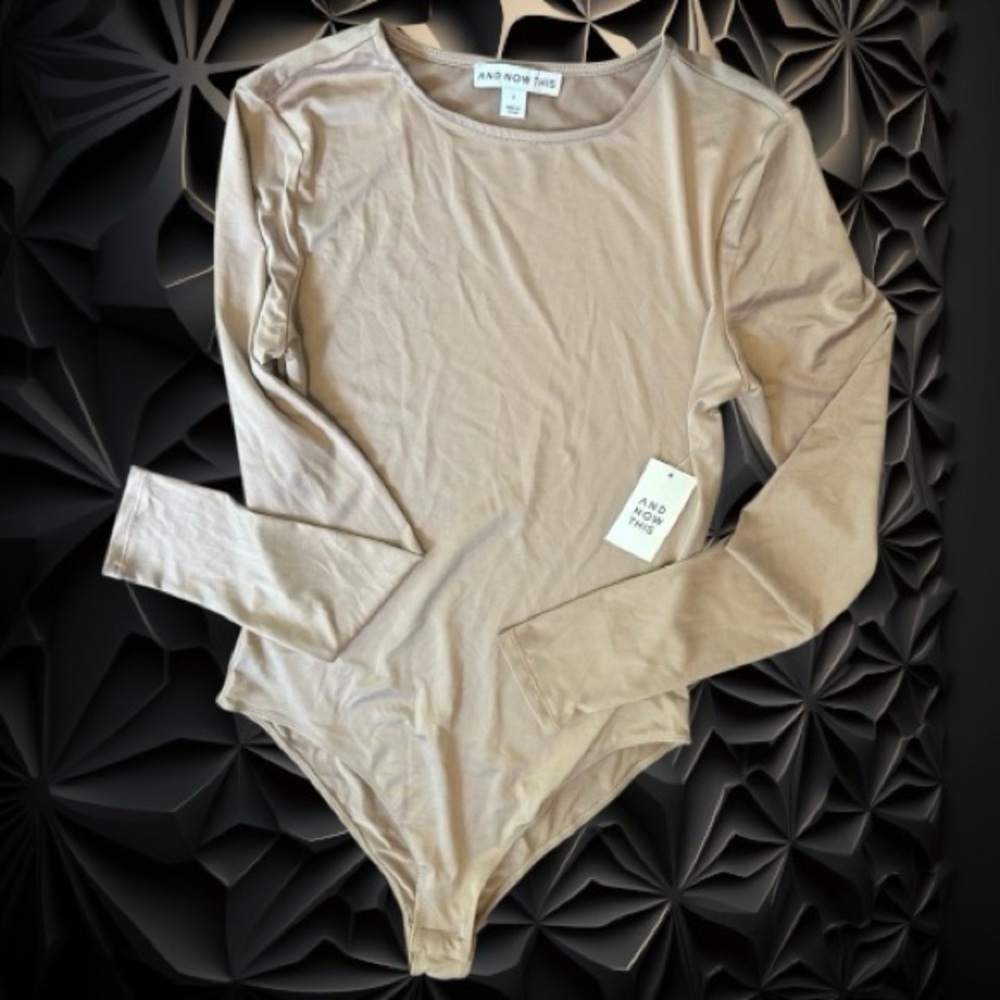 NWT AND NOW THIS Crew Neck Long Sleeve Bodysuit in Almond Size Small